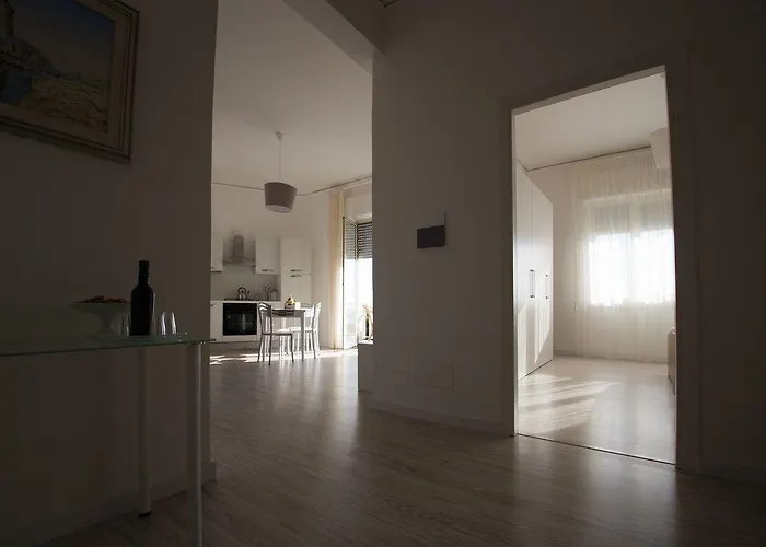 לינה וארוחת בוקר Aria Di Mare 4*